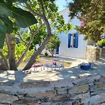 Houlia με δωρεάν χώρο στάθμευσης Semesterbostad *
