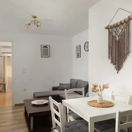 Houlia με δωρεάν χώρο στάθμευσης Semesterbostad *