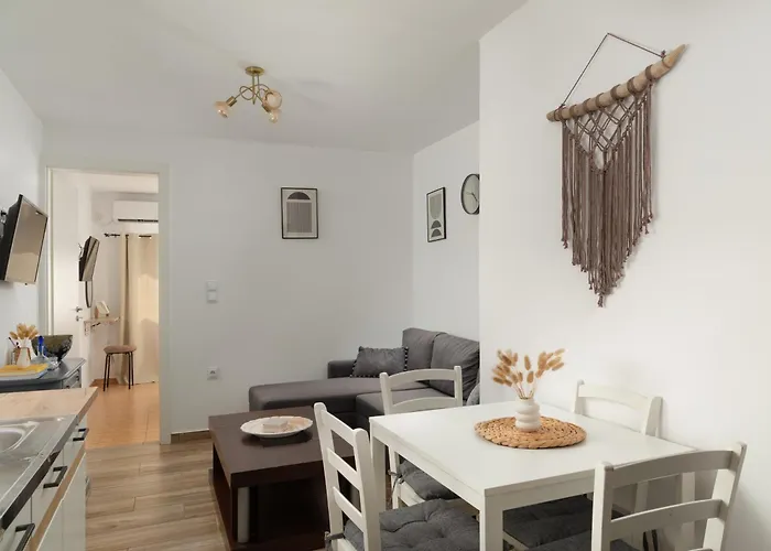 Houlia με δωρεάν χώρο στάθμευσης Semesterbostad *