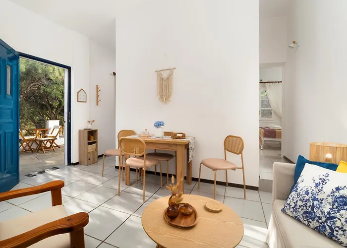 Houlia με δωρεάν χώρο στάθμευσης Semesterbostad *